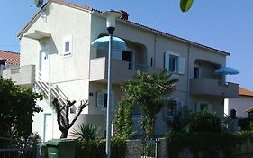 Apartments With A Parking Space Nin, Zadar - 15861